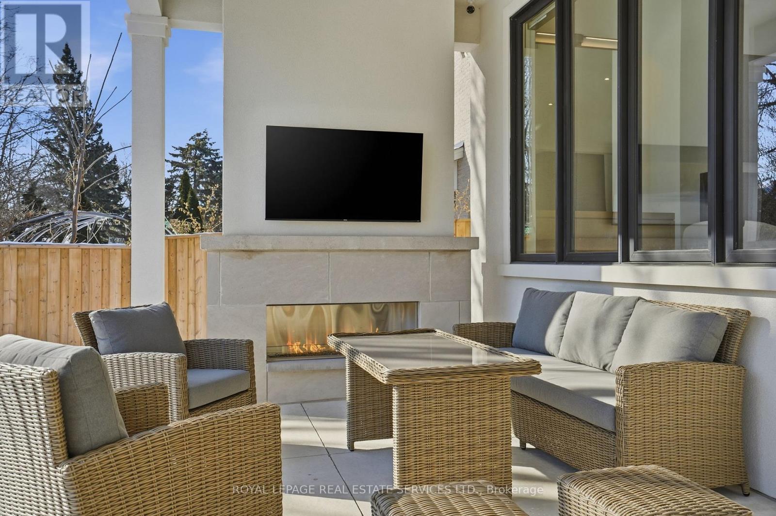 2054 Vickery Drive, Oakville, Ontario  L6L 2J1 - Photo 47 - W12763612