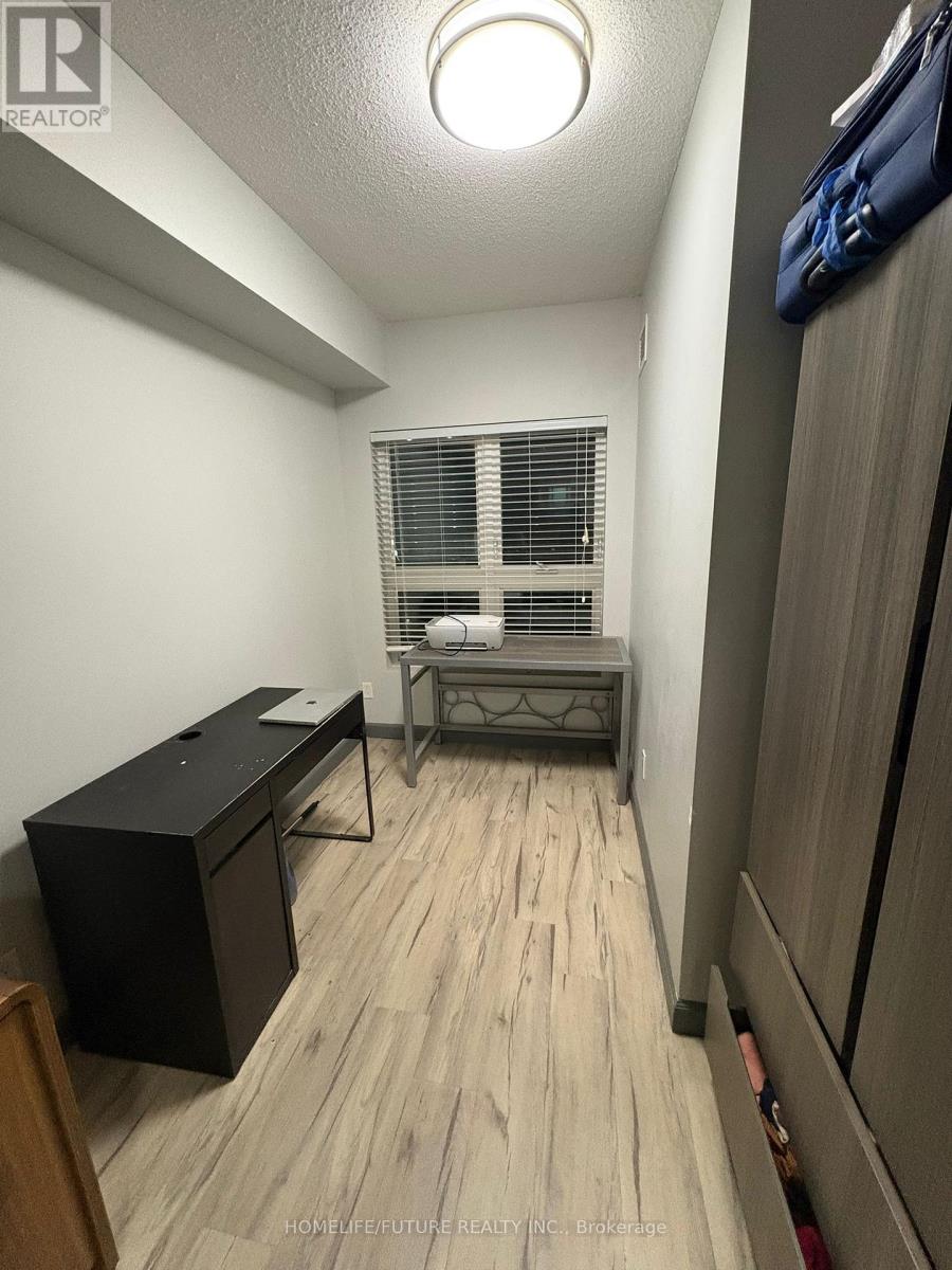 237 - 258b Sunview Street, Waterloo, Ontario  N2L 0H7 - Photo 2 - X12763428