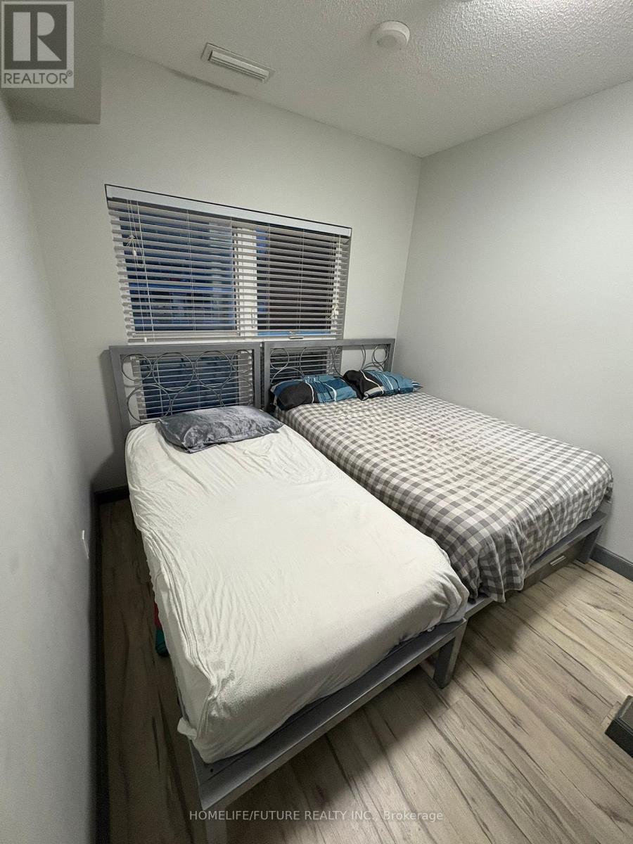 237 - 258b Sunview Street, Waterloo, Ontario  N2L 0H7 - Photo 7 - X12763428