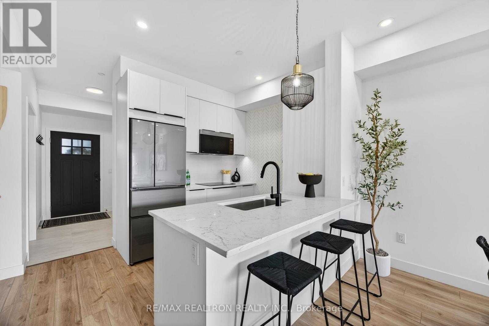 305 - 18 Beckwith Lane, Blue Mountains, Ontario  L9Y 3B6 - Photo 10 - X12763448