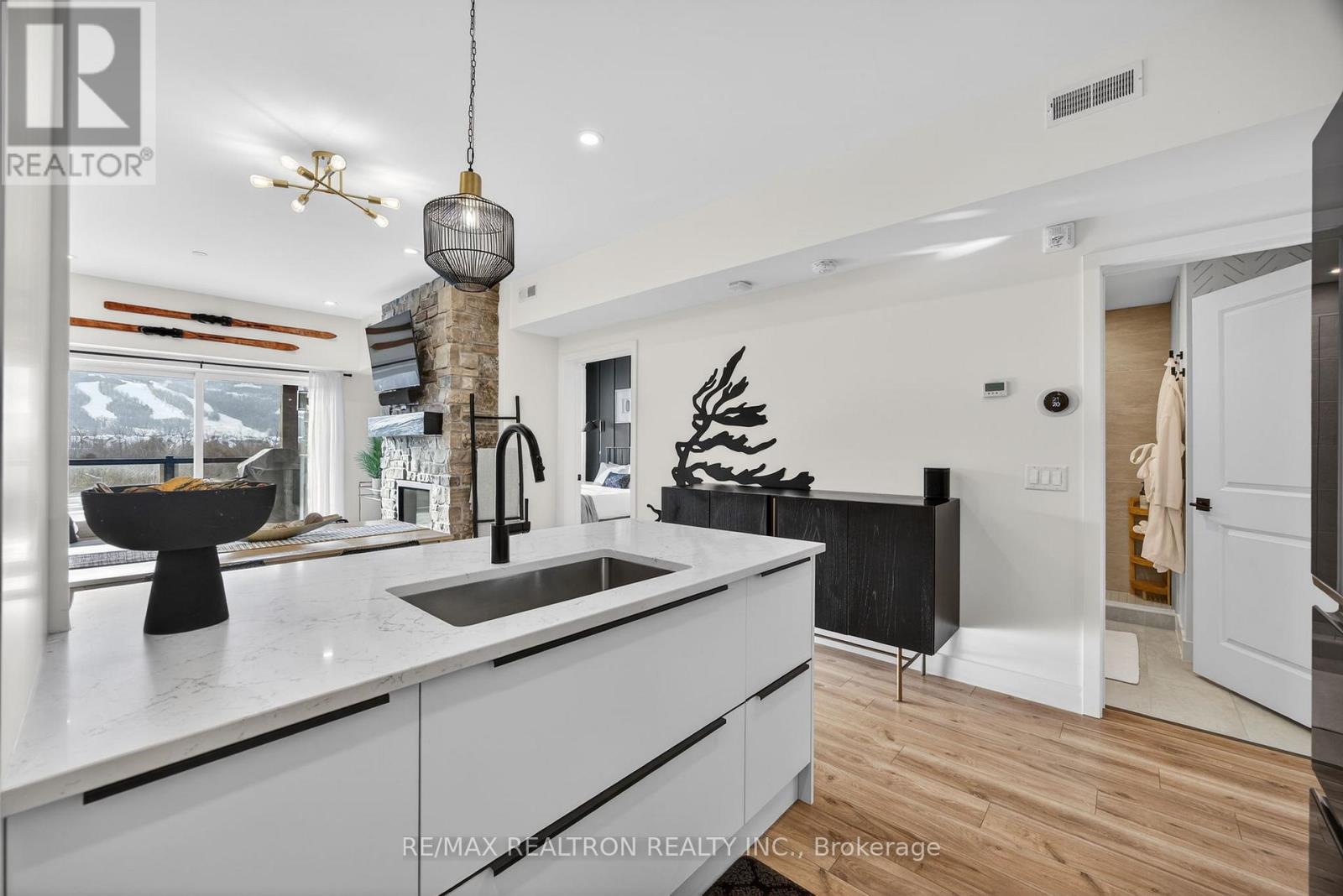 305 - 18 Beckwith Lane, Blue Mountains, Ontario  L9Y 3B6 - Photo 15 - X12763448