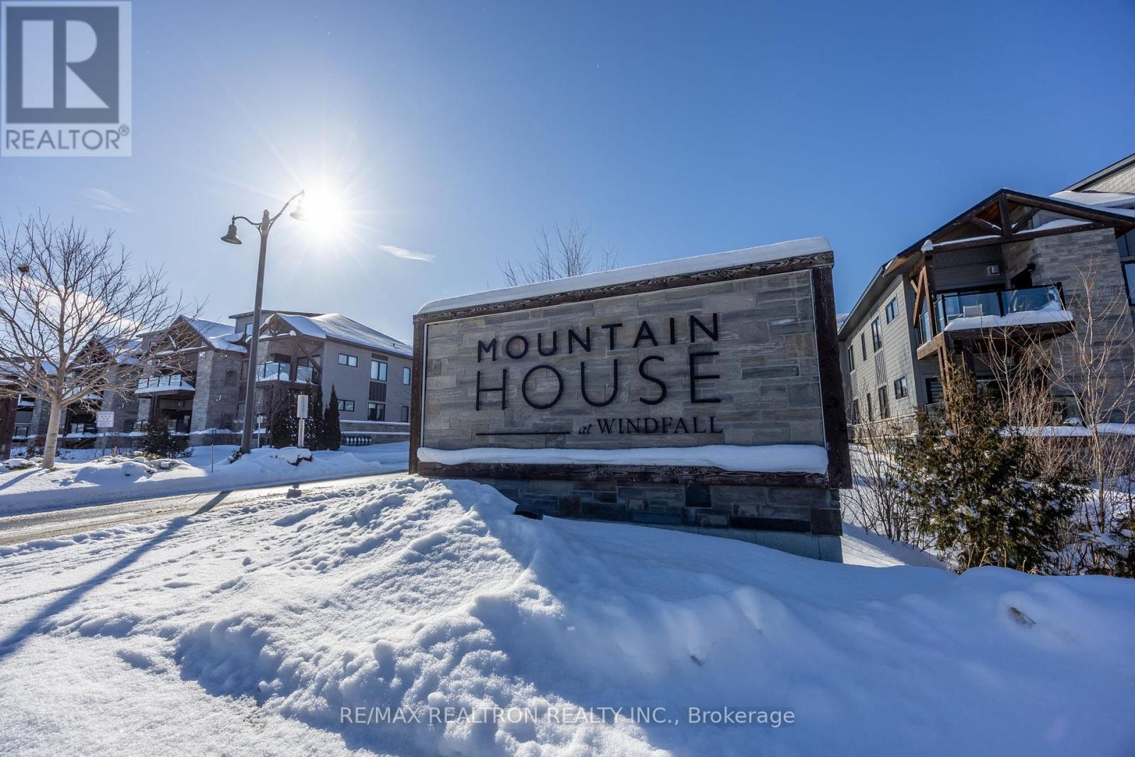 305 - 18 Beckwith Lane, Blue Mountains, Ontario  L9Y 3B6 - Photo 3 - X12763448