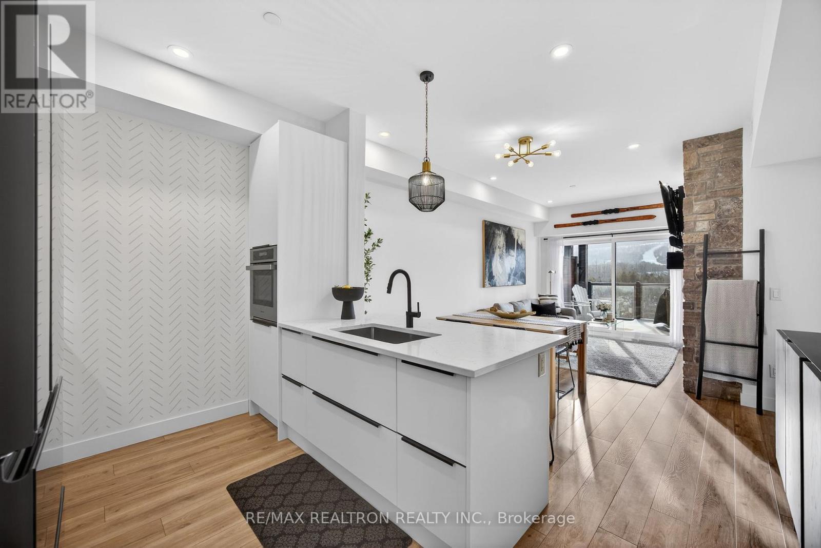 305 - 18 Beckwith Lane, Blue Mountains, Ontario  L9Y 3B6 - Photo 8 - X12763448