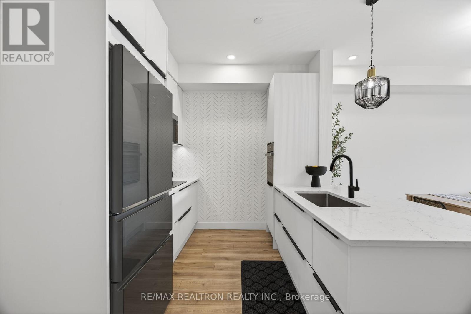 305 - 18 Beckwith Lane, Blue Mountains, Ontario  L9Y 3B6 - Photo 9 - X12763448