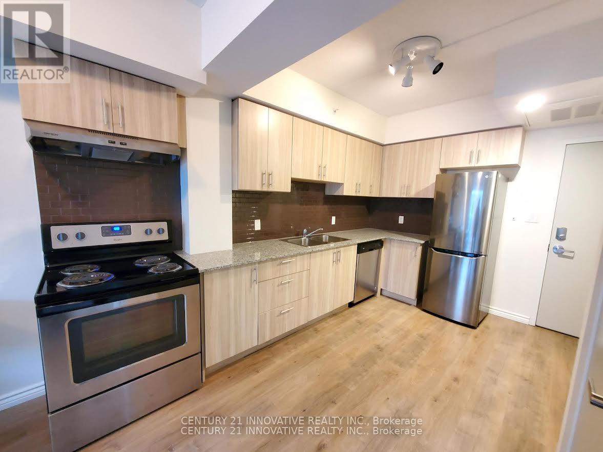 #f415 - 275 Larch Street, Waterloo, Ontario  N2L 3R2 - Photo 3 - X12763506