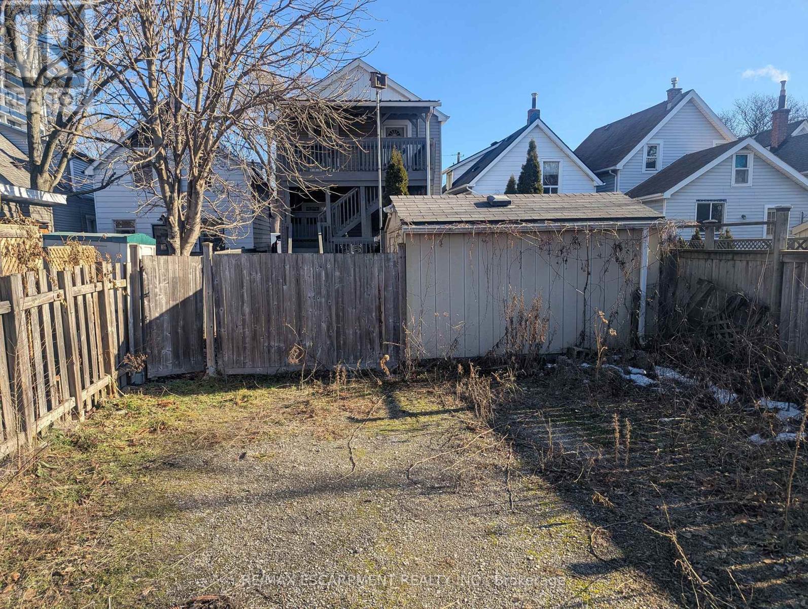 Upper - 12 East 24th Street, Hamilton, Ontario  L8V 2X7 - Photo 18 - X12763524