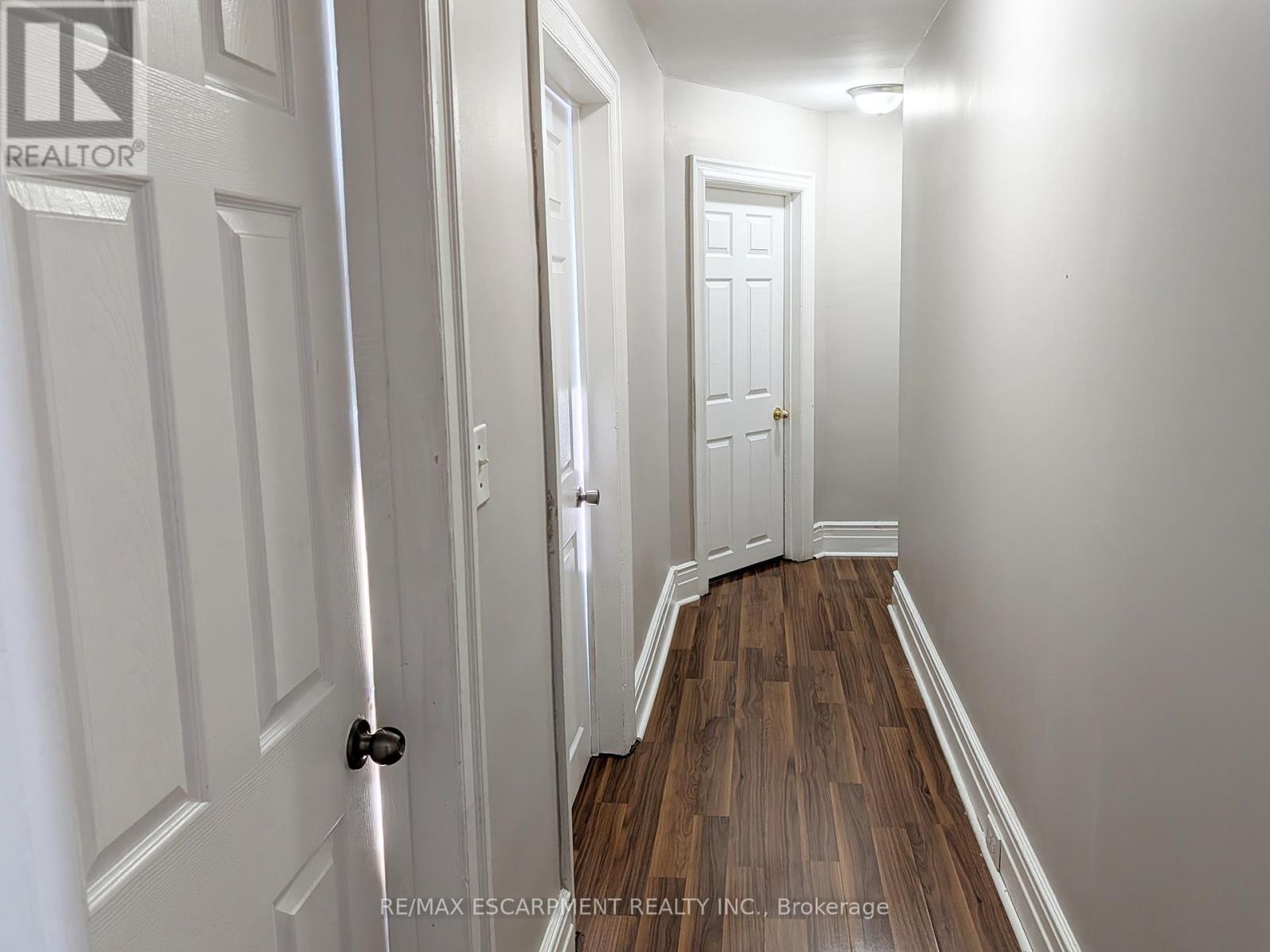 Upper - 12 East 24th Street, Hamilton, Ontario  L8V 2X7 - Photo 9 - X12763524