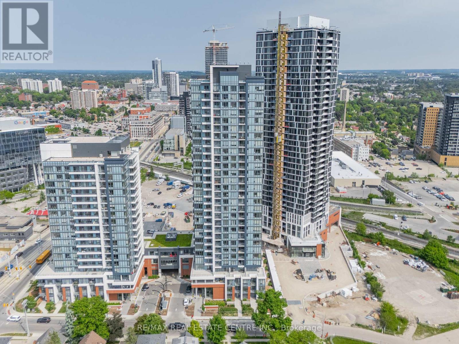 15 Wellington Street, Kitchener, Ontario  N2G 0E4 - Photo 4 - X12763538