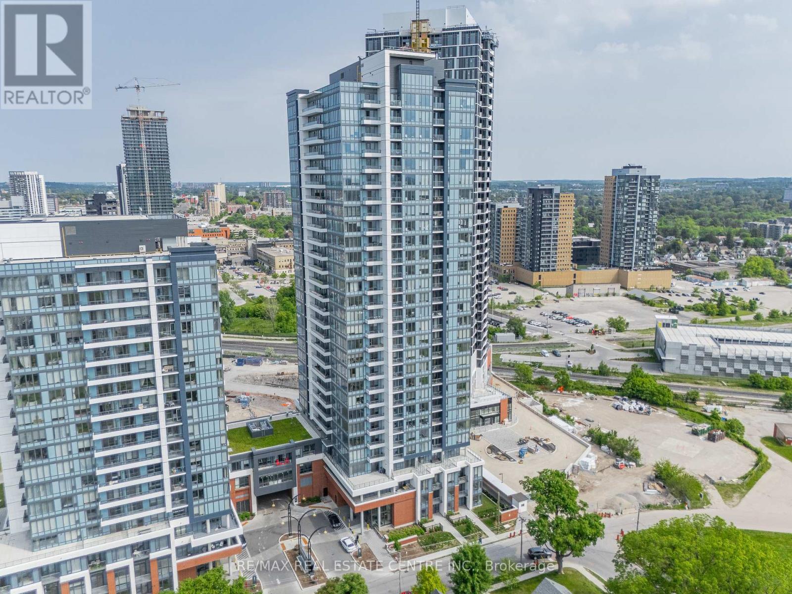 15 Wellington Street, Kitchener, Ontario  N2G 0E4 - Photo 6 - X12763538