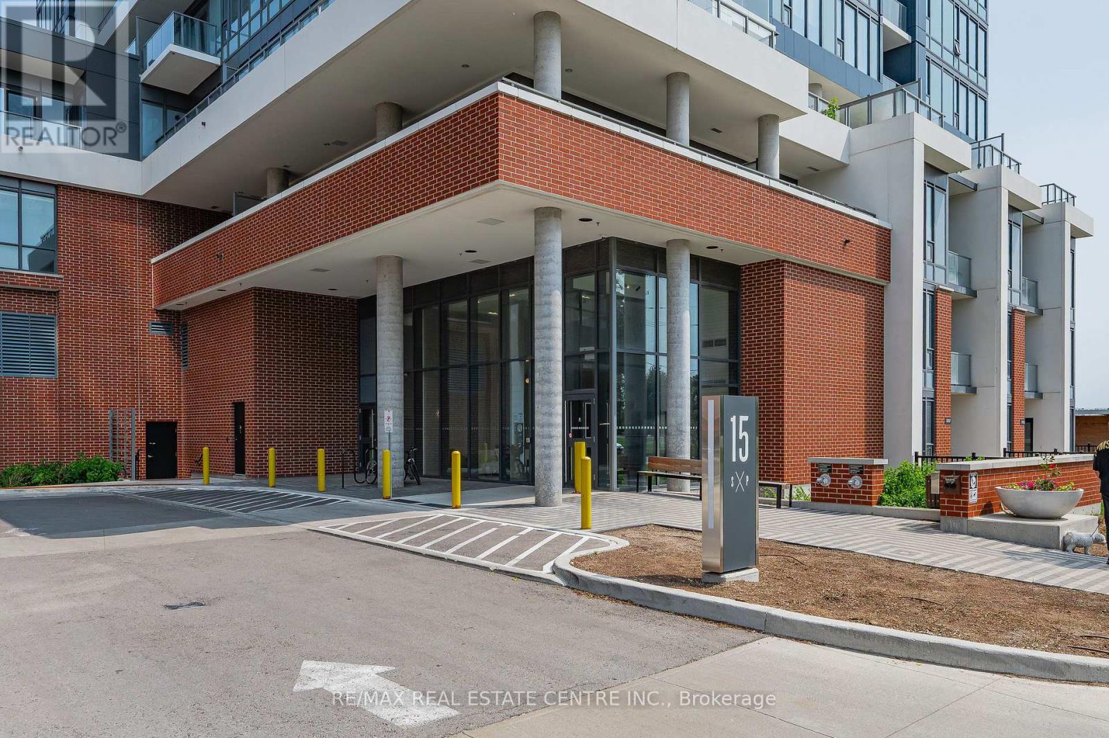 15 Wellington Street, Kitchener, Ontario  N2G 0E4 - Photo 8 - X12763538