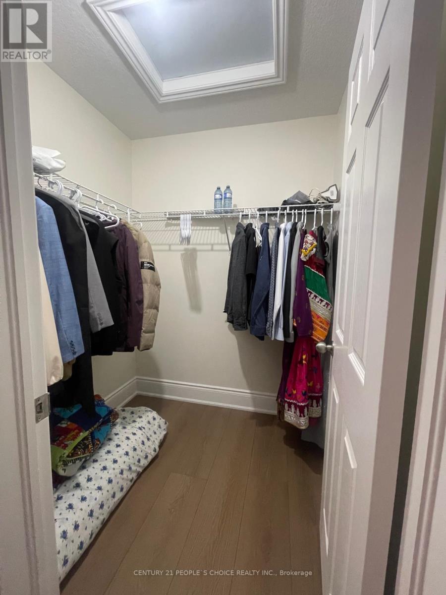 58 Renfrew Street, Kitchener, Ontario  N2R 0G5 - Photo 15 - X12763604