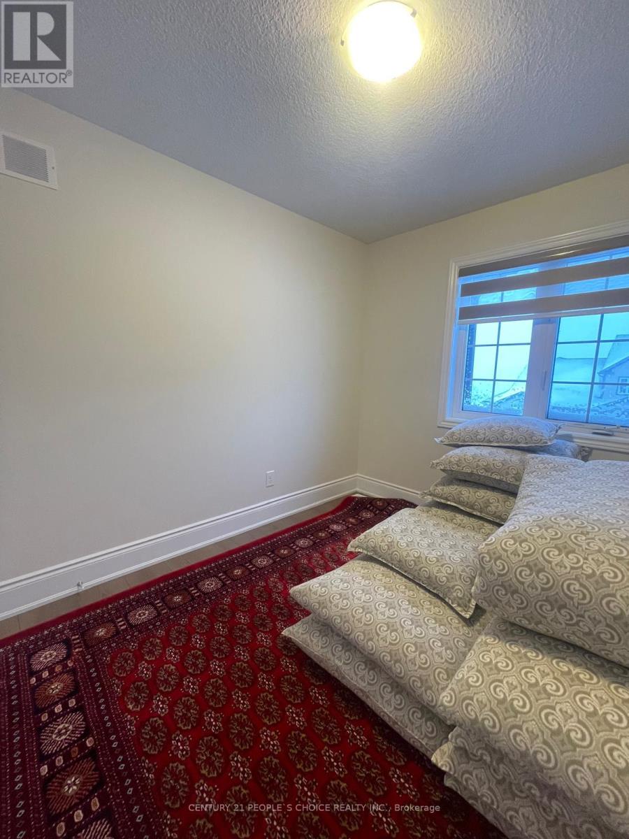 58 Renfrew Street, Kitchener, Ontario  N2R 0G5 - Photo 23 - X12763604