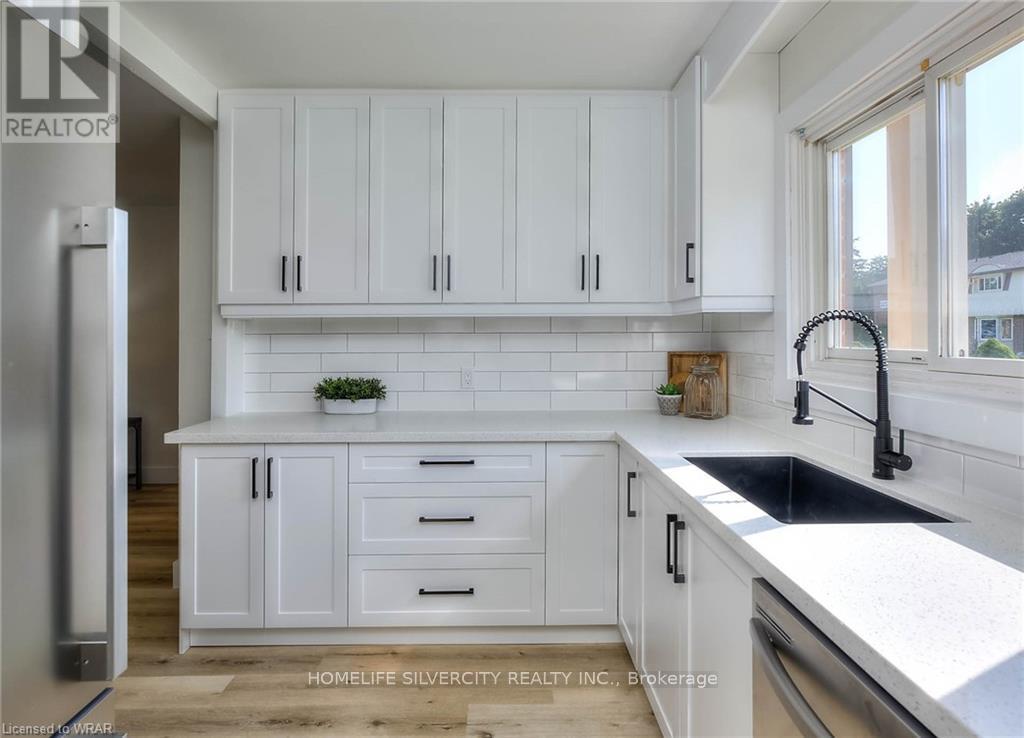 5 - 144 Jansen Avenue, Kitchener, Ontario  N2A 2L7 - Photo 7 - X12763606