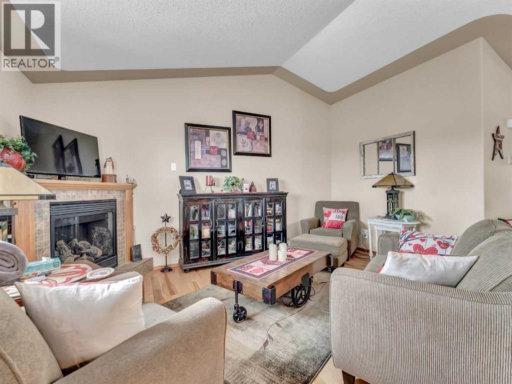 37 Terrace Green Ne, Medicine Hat, Alberta  T1C 0A2 - Photo 9 - A2281425