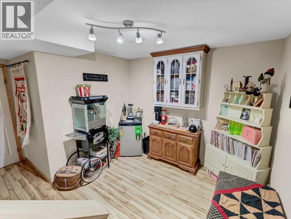 37 Terrace Green Ne, Medicine Hat, Alberta  T1C 0A2 - Photo 17 - A2281425