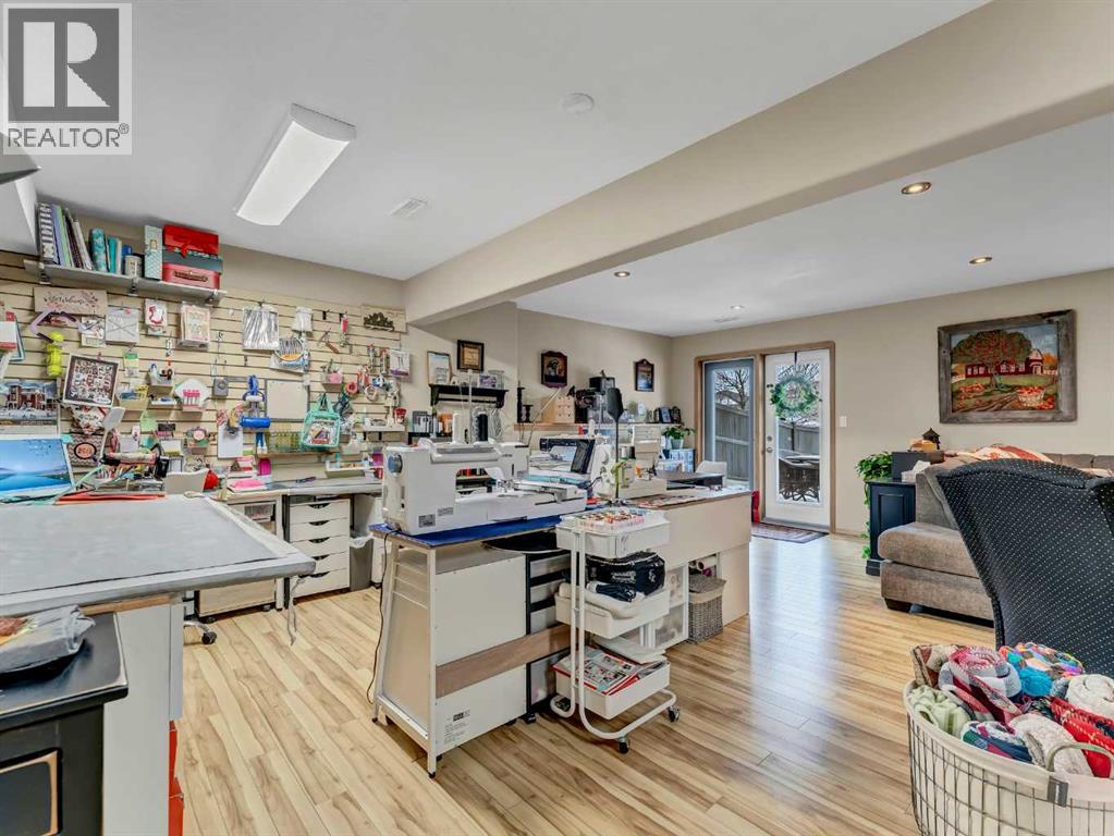 37 Terrace Green Ne, Medicine Hat, Alberta  T1C 0A2 - Photo 18 - A2281425