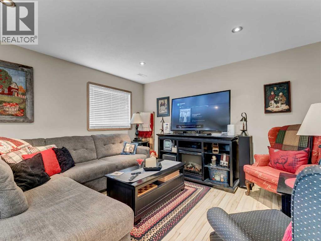 37 Terrace Green Ne, Medicine Hat, Alberta  T1C 0A2 - Photo 20 - A2281425