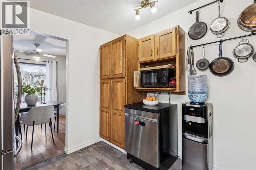 23 Dovercliffe Way Se, Calgary, Alberta  T2B 1W6 - Photo 12 - A2280728