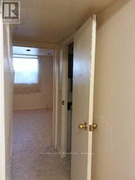 4 - 182 Ruggles Avenue, Richmond Hill, Ontario  L4C 1Y4 - Photo 4 - N12723788