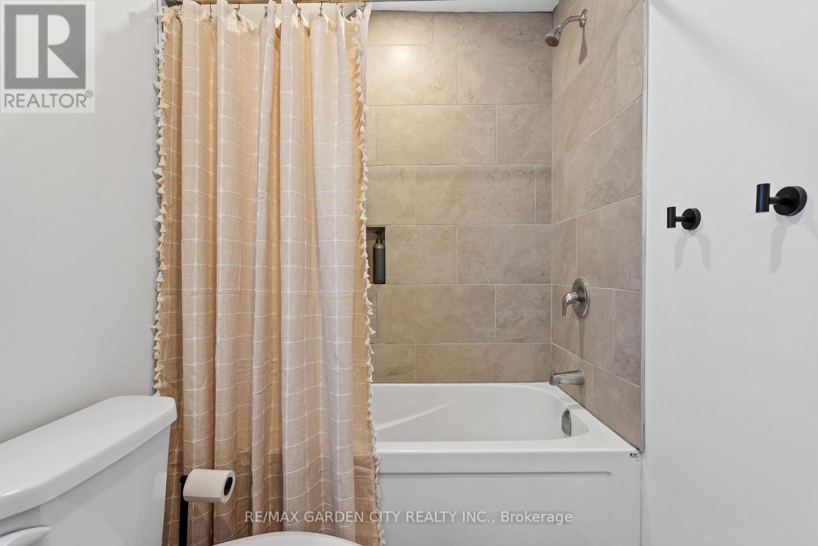 64 Vale Avenue, St. Catharines, Ontario  L2R 1T6 - Photo 15 - X12758870