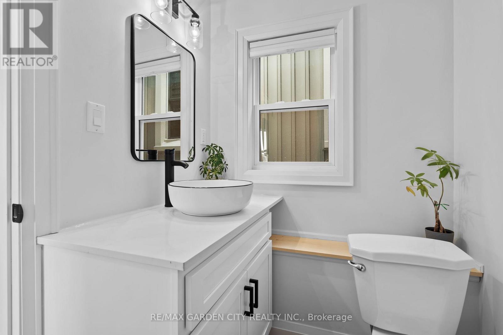 64 Vale Avenue, St. Catharines, Ontario  L2R 1T6 - Photo 17 - X12758870