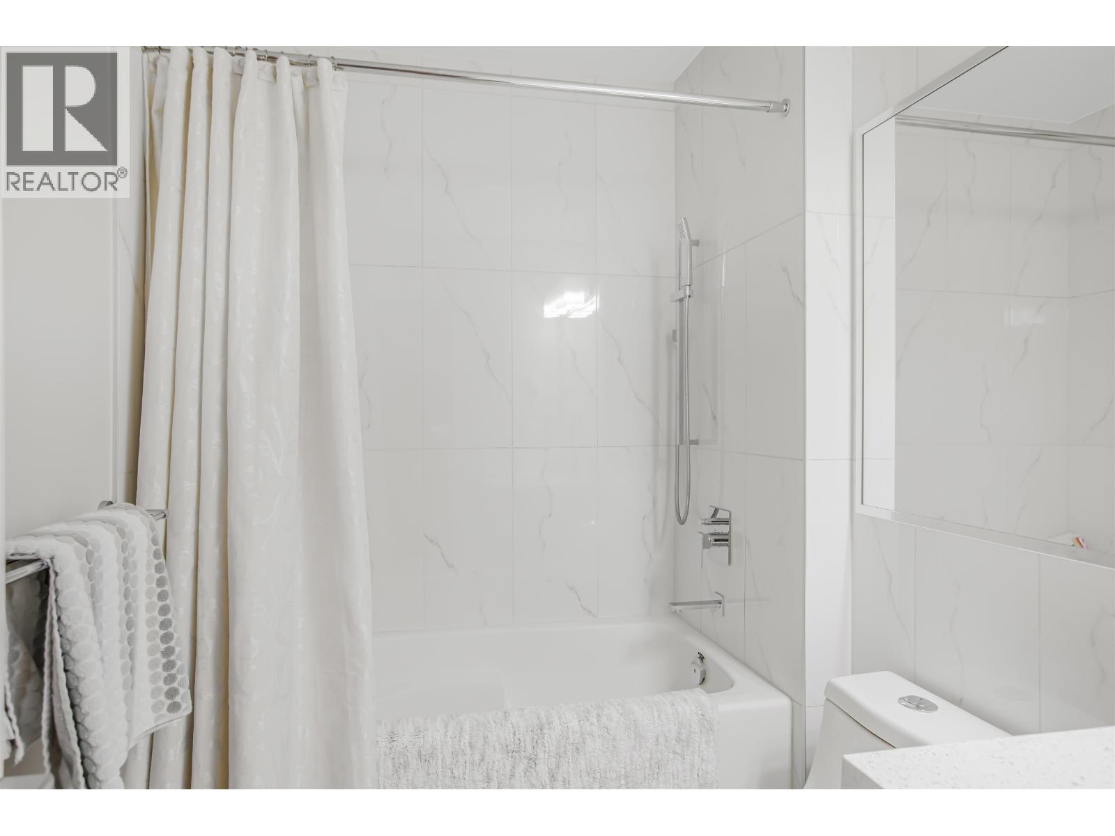 604 22318 Lougheed Highway, Maple Ridge, British Columbia  V2X 2T4 - Photo 15 - R3087116