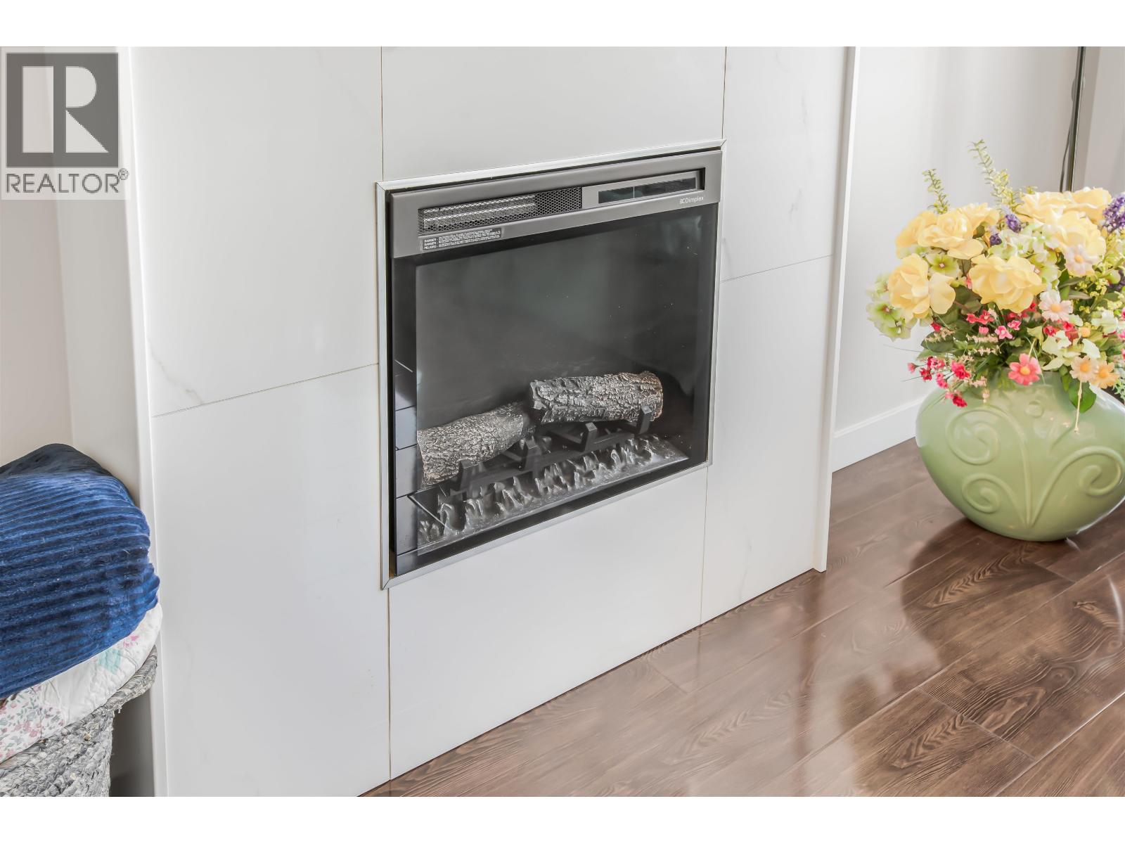 604 22318 Lougheed Highway, Maple Ridge, British Columbia  V2X 2T4 - Photo 9 - R3087116