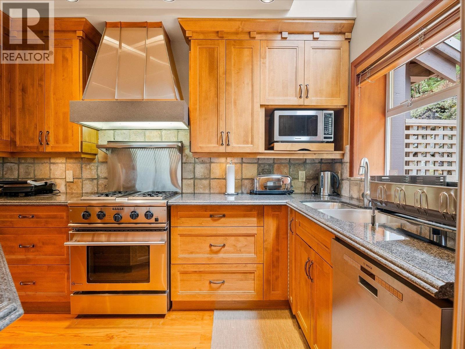 21 4501 Blackcomb Way, Whistler, British Columbia  V0N 1B4 - Photo 6 - R3087126