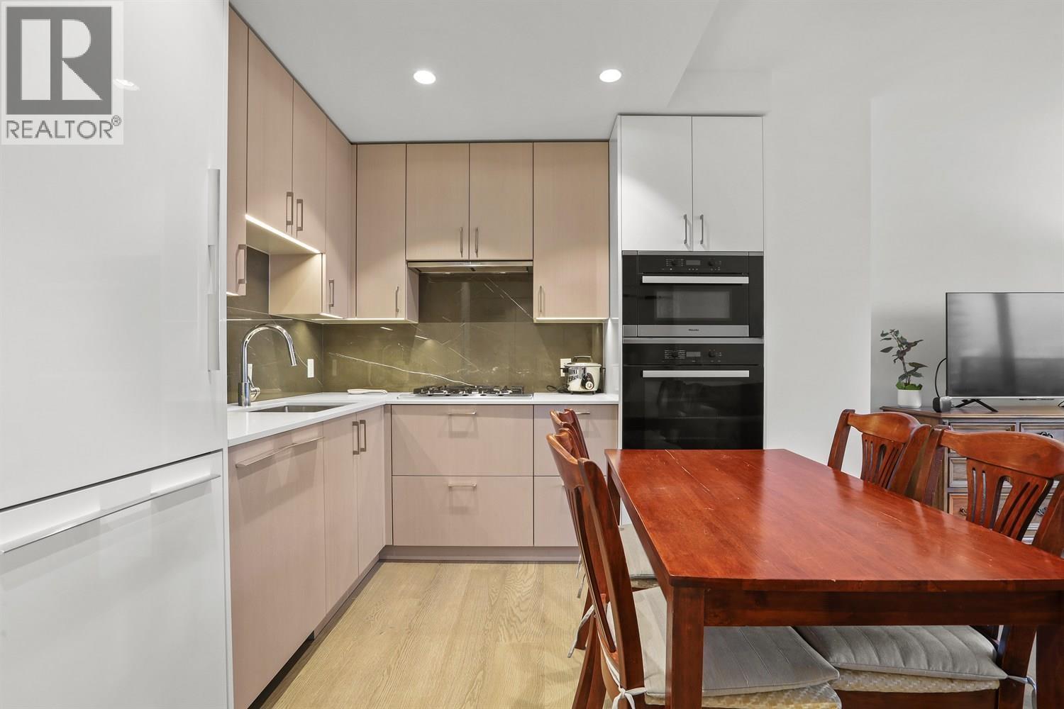 704 1675 Lions Gate Lane, North Vancouver, British Columbia  V7P 3B4 - Photo 7 - R3087135