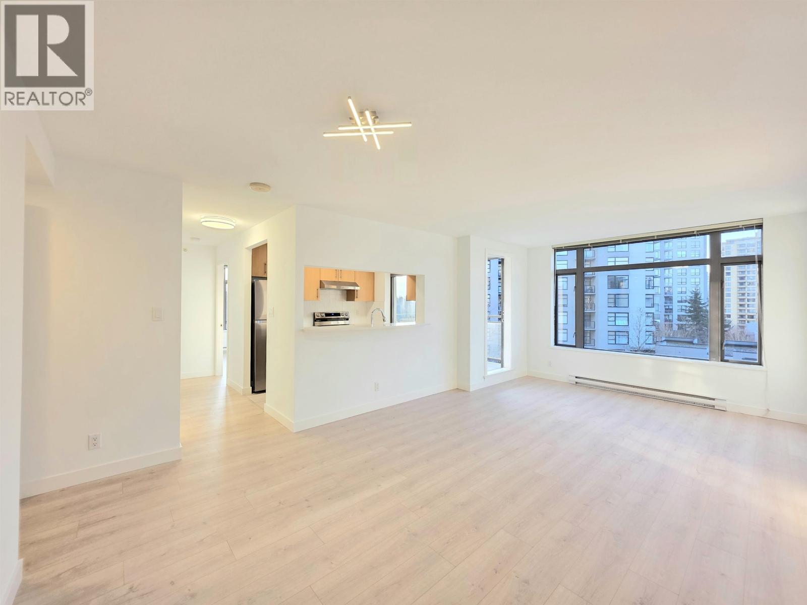 602 3660 Vanness Avenue, Vancouver, British Columbia  V5R 6H8 - Photo 2 - R3087140