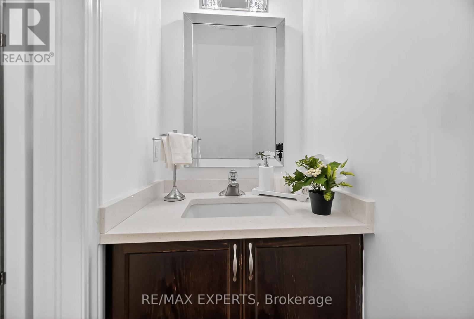 Photo 13 of 36 for 936 Talisman Crescent