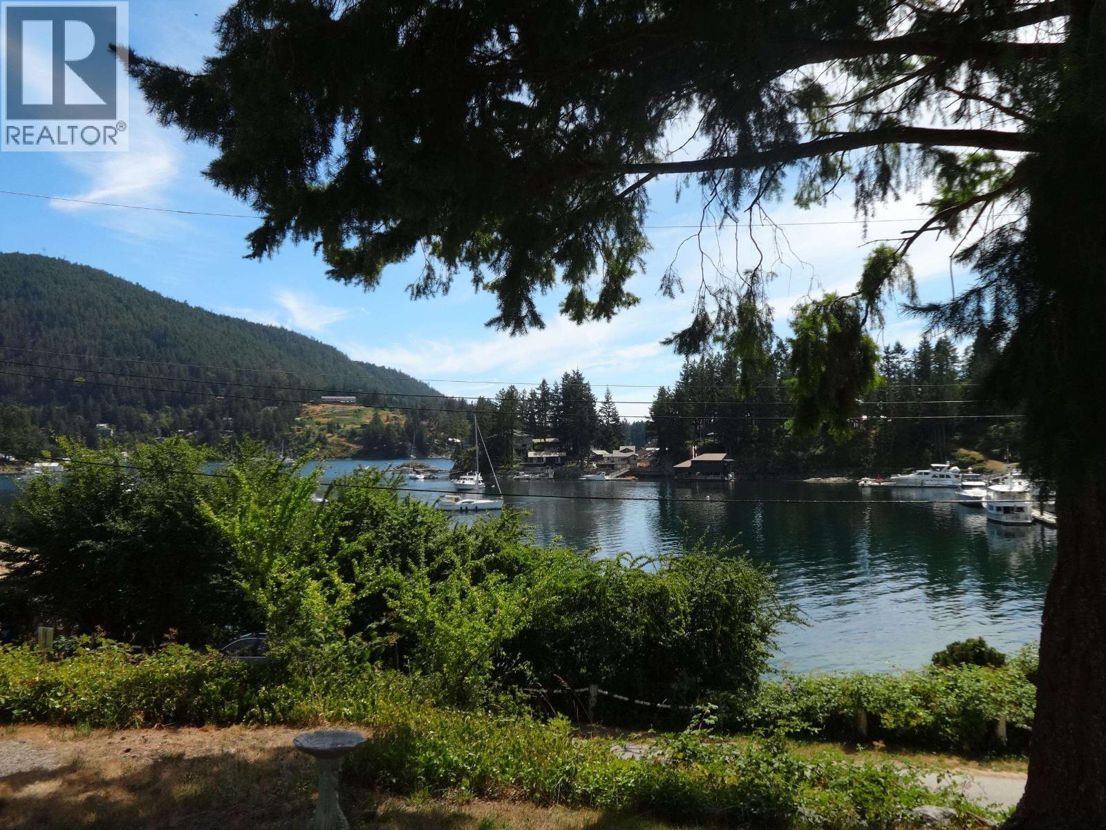 13173 Sexw'amin Street, Garden Bay, British Columbia  V0N 1S0 - Photo 6 - R3087143