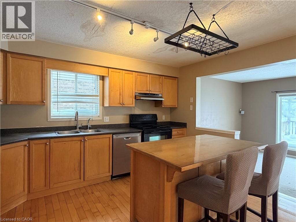 543 Brookmill Crescent, Waterloo, Ontario  N2V 2L9 - Photo 5 - 40803161