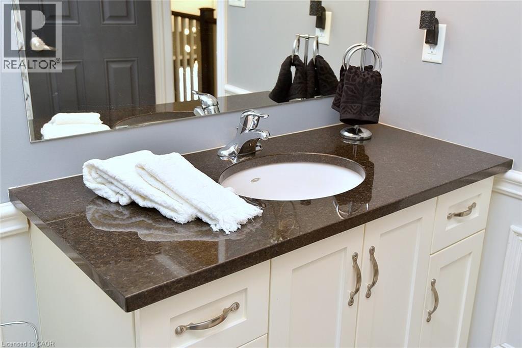 53 Redfern Avenue Unit# 29, Hamilton, Ontario  L9C 0E2 - Photo 39 - 40801629