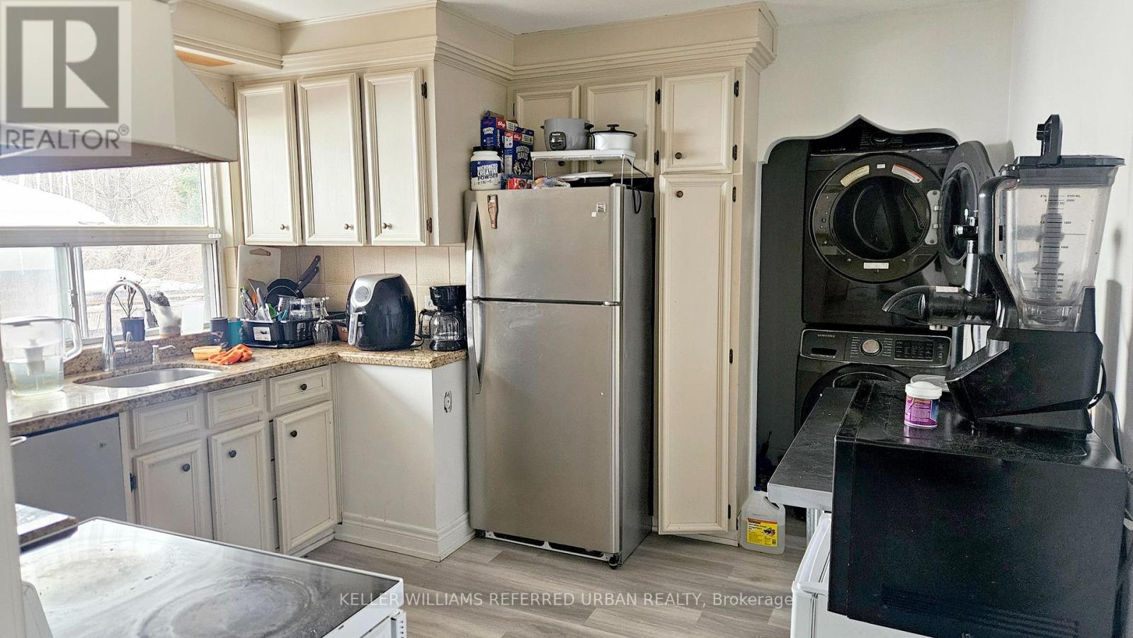 1 Model Avenue, Toronto, Ontario  M3H 1V9 - Photo 5 - C12763658