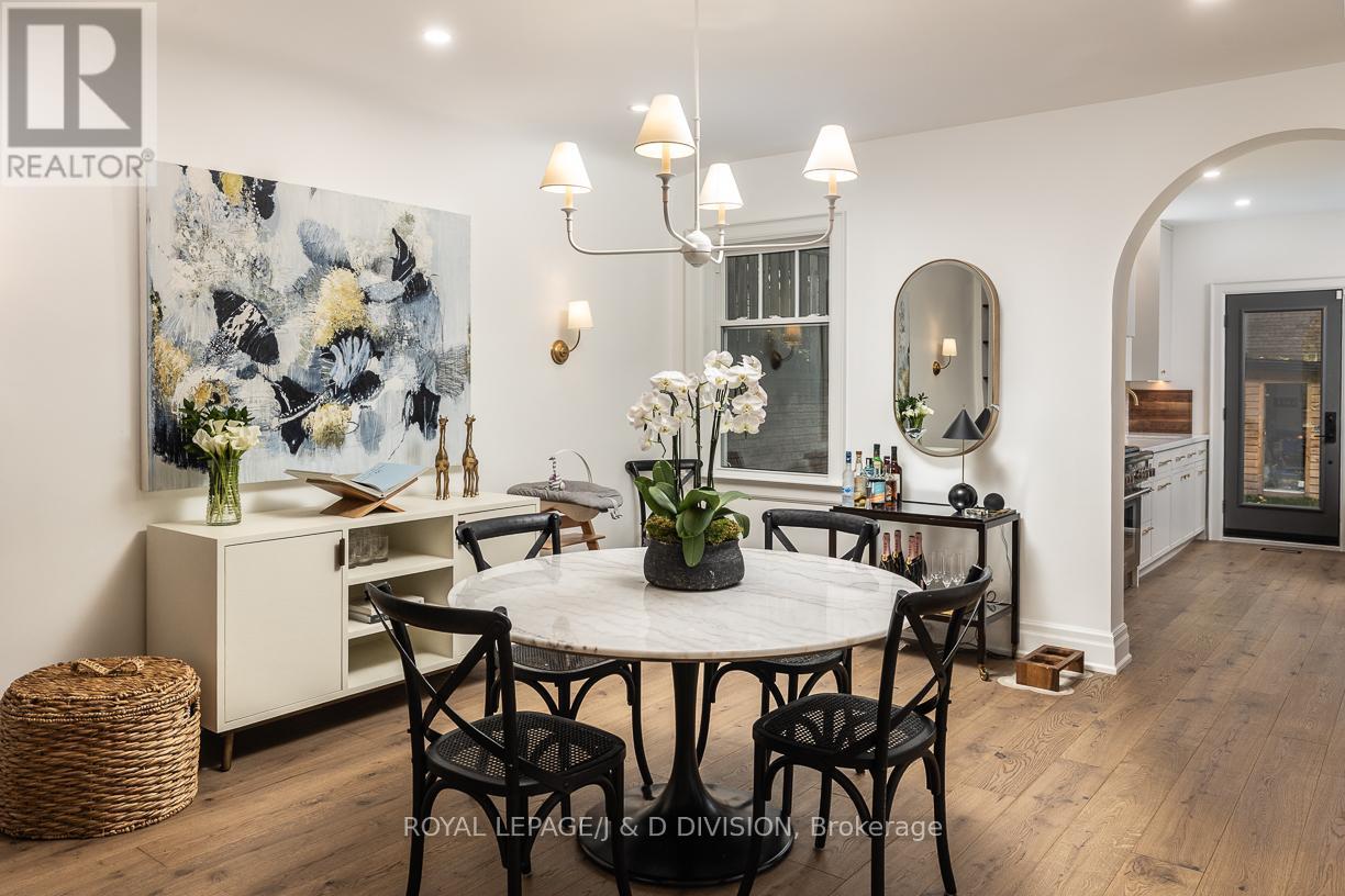 102 Shaftesbury Avenue, Toronto, Ontario  M4T 1A5 - Photo 16 - C12763664