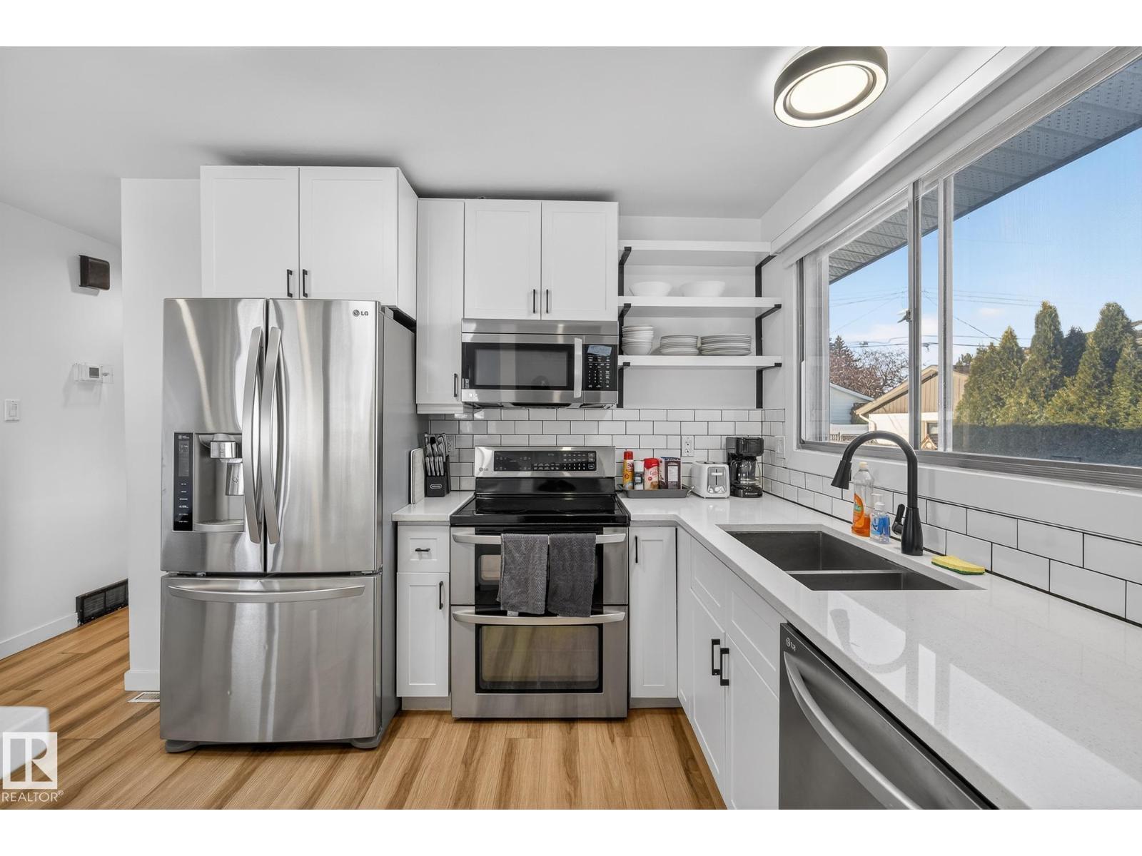 9616 64 St Nw, Edmonton, Alberta  T6B 1R2 - Photo 7 - E4472434