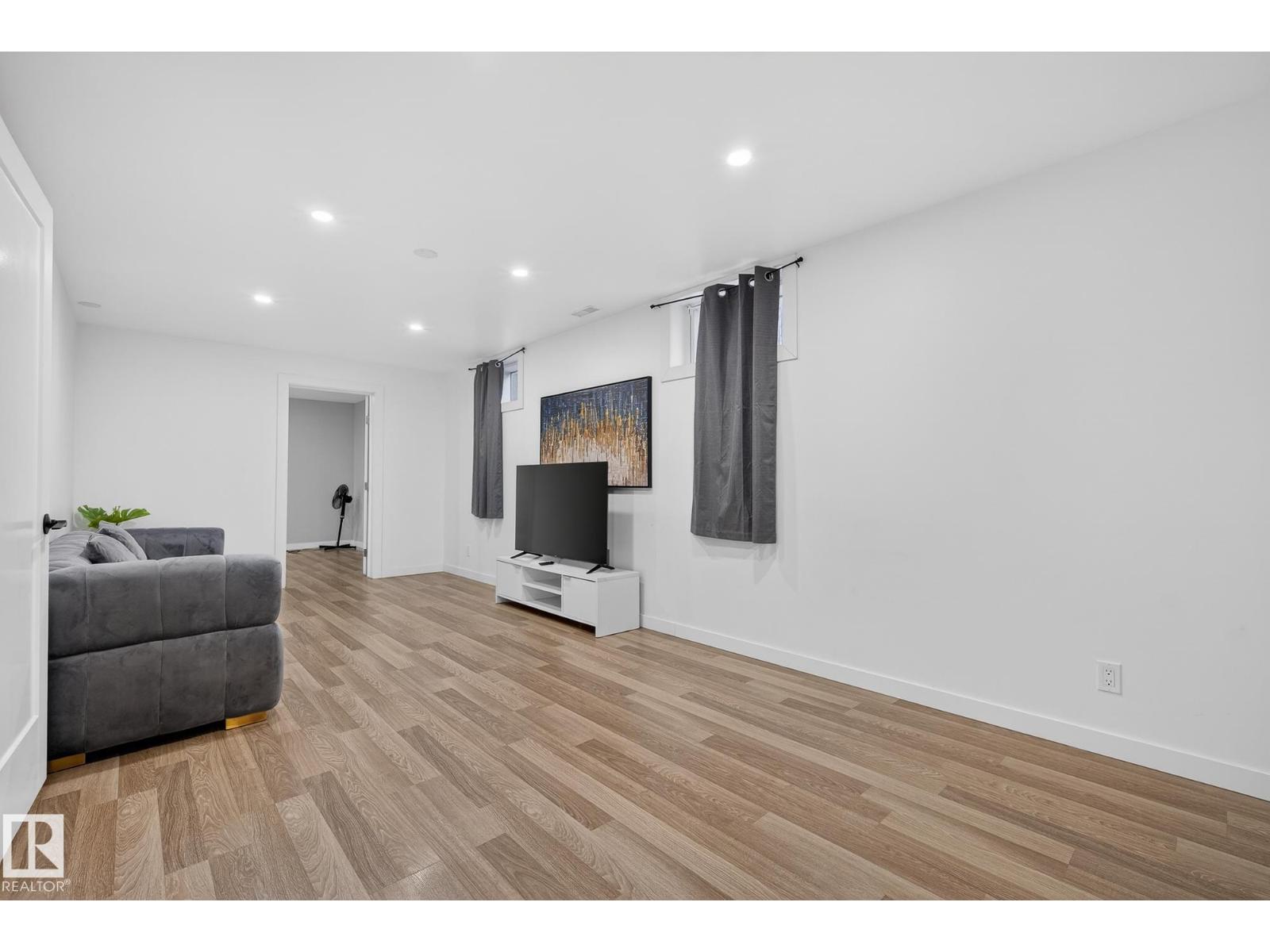 9616 64 St Nw, Edmonton, Alberta  T6B 1R2 - Photo 26 - E4472434