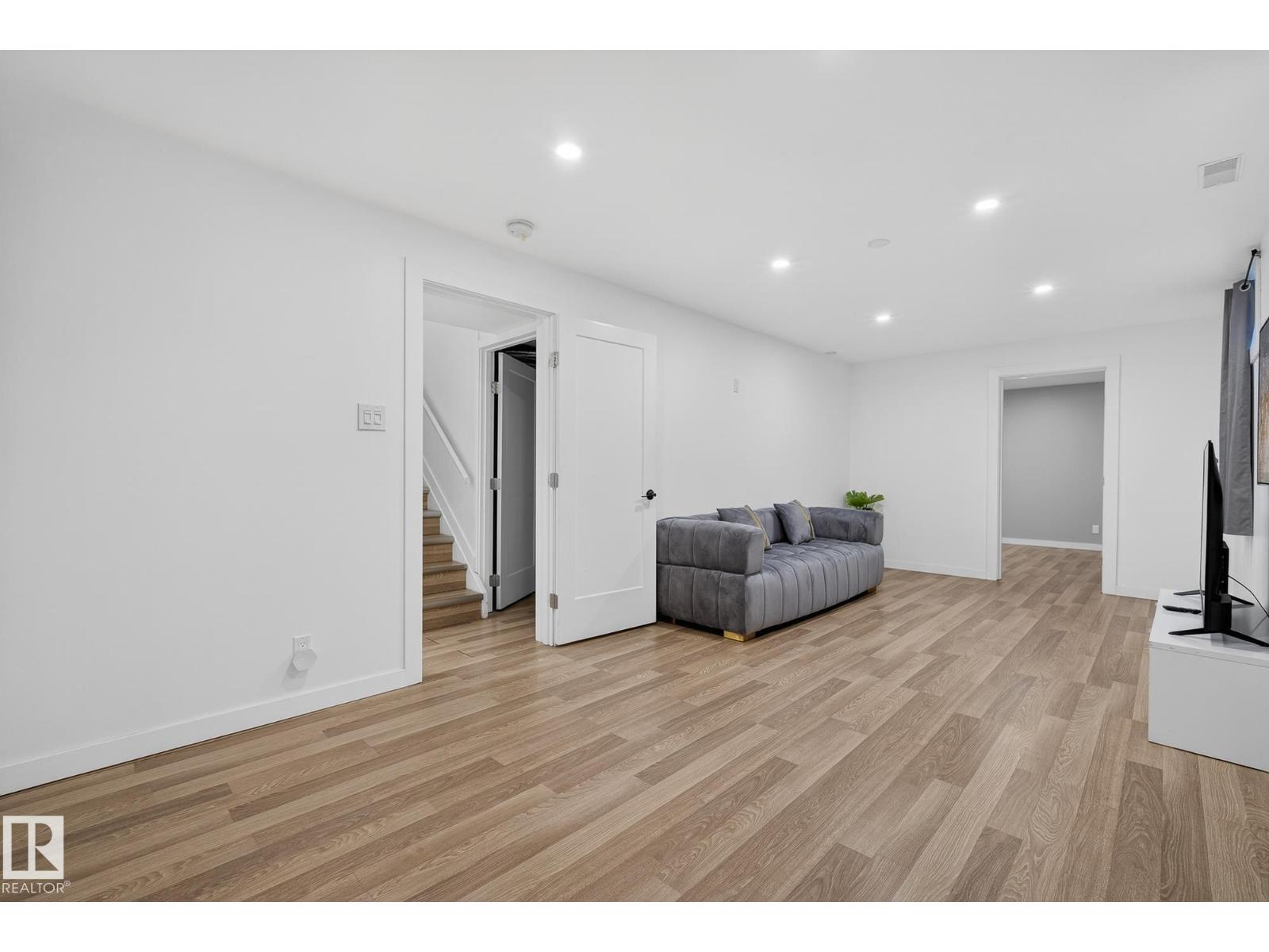 9616 64 St Nw, Edmonton, Alberta  T6B 1R2 - Photo 28 - E4472434