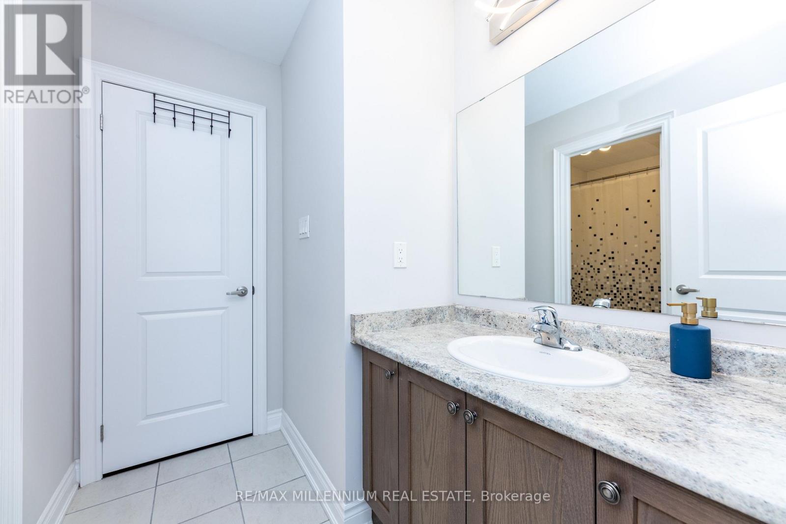 40 Frederick Pearson Street, East Gwillimbury, Ontario  L9N 0R8 - Photo 26 - N12763670