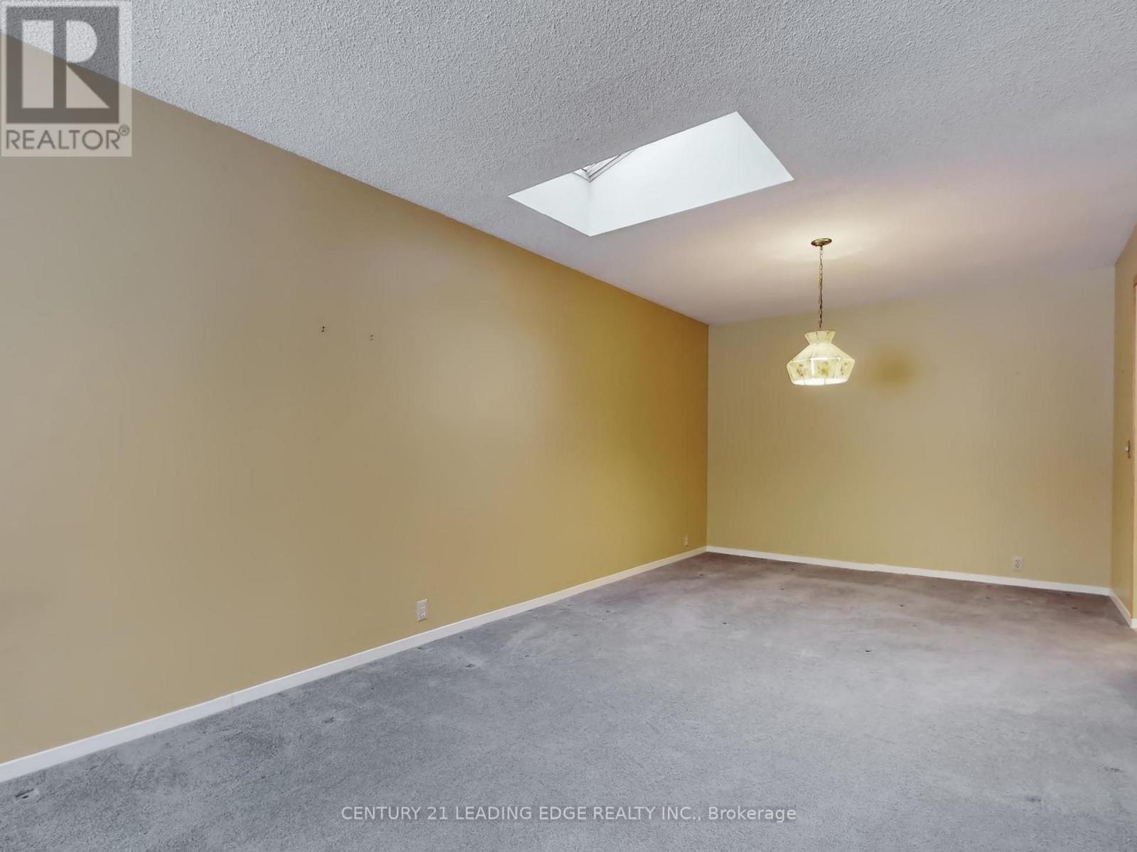 30 Madsen Crescent, Markham, Ontario  L3R 4P3 - Photo 5 - N12763708