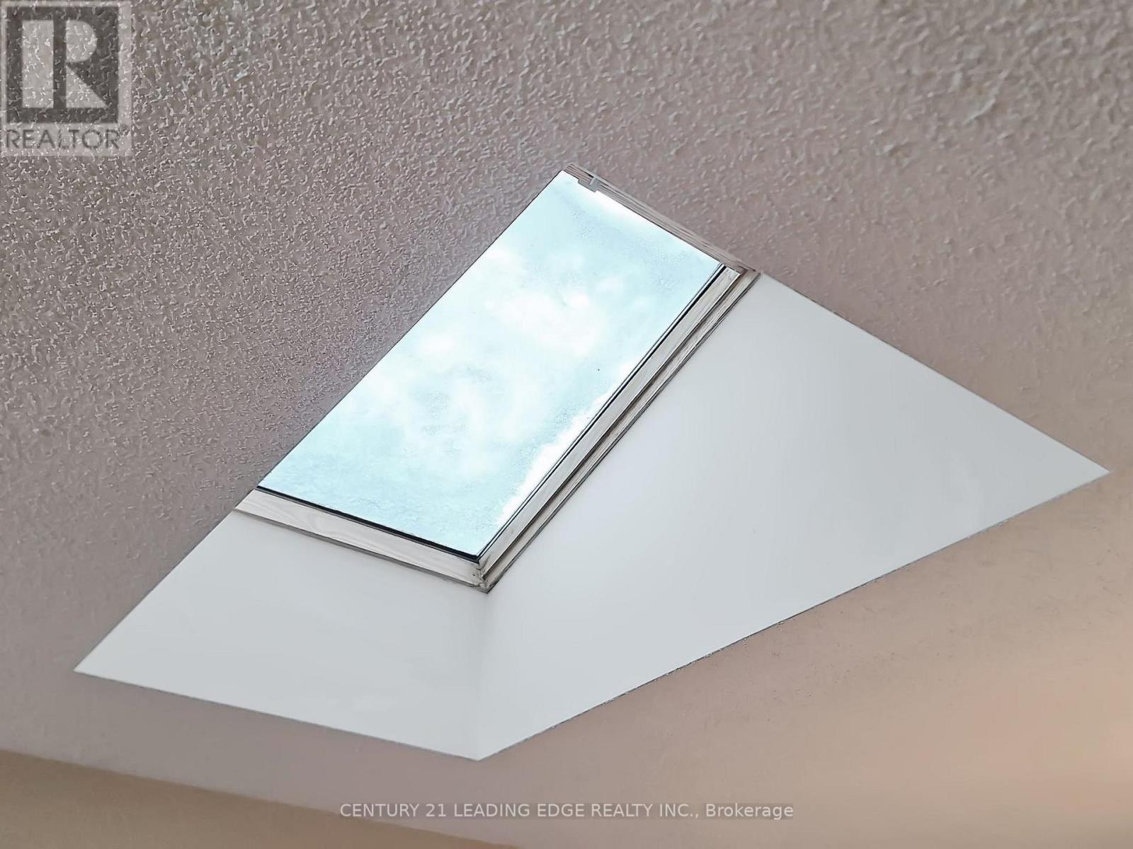 30 Madsen Crescent, Markham, Ontario  L3R 4P3 - Photo 7 - N12763708