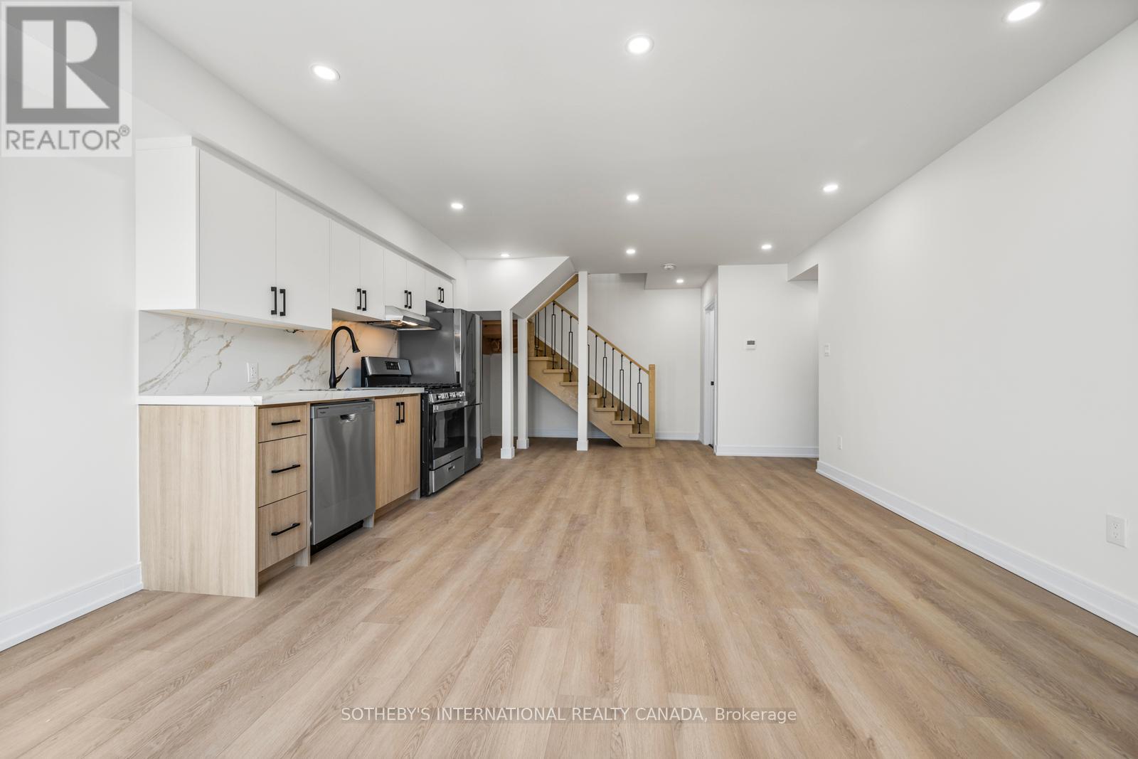 462 Northcliffe Boulevard, Toronto (Oakwood Village), Ontario  M6E 3L2 - Photo 18 - C12632764