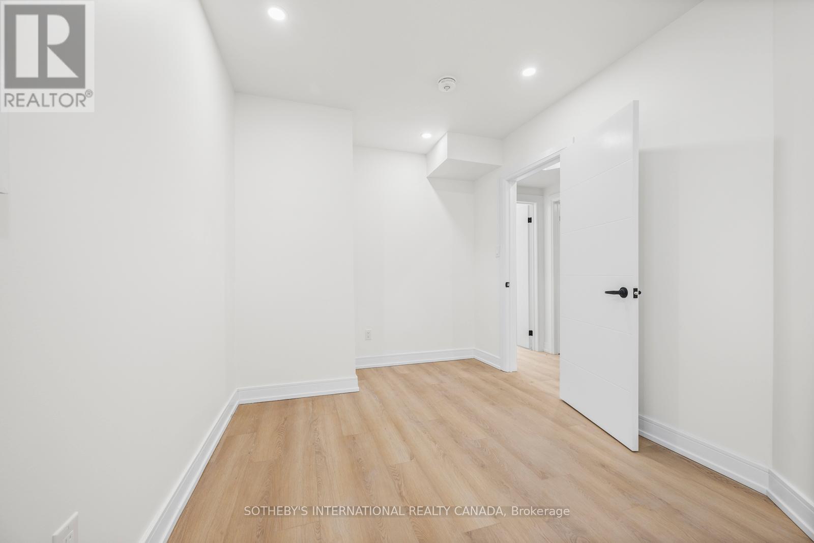 462 Northcliffe Boulevard, Toronto (Oakwood Village), Ontario  M6E 3L2 - Photo 37 - C12632764