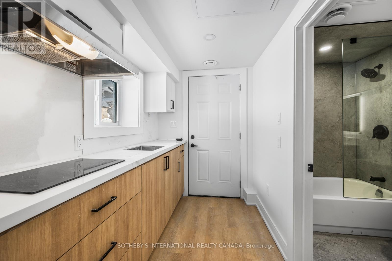 462 Northcliffe Boulevard, Toronto (Oakwood Village), Ontario  M6E 3L2 - Photo 6 - C12632764