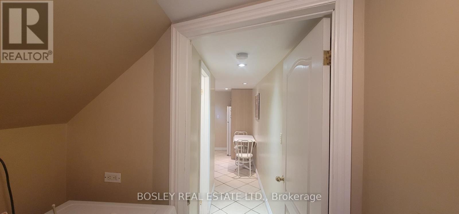 Bsmt - 6 Youngmill Drive, Toronto, Ontario  M4B 2W6 - Photo 11 - E12696736