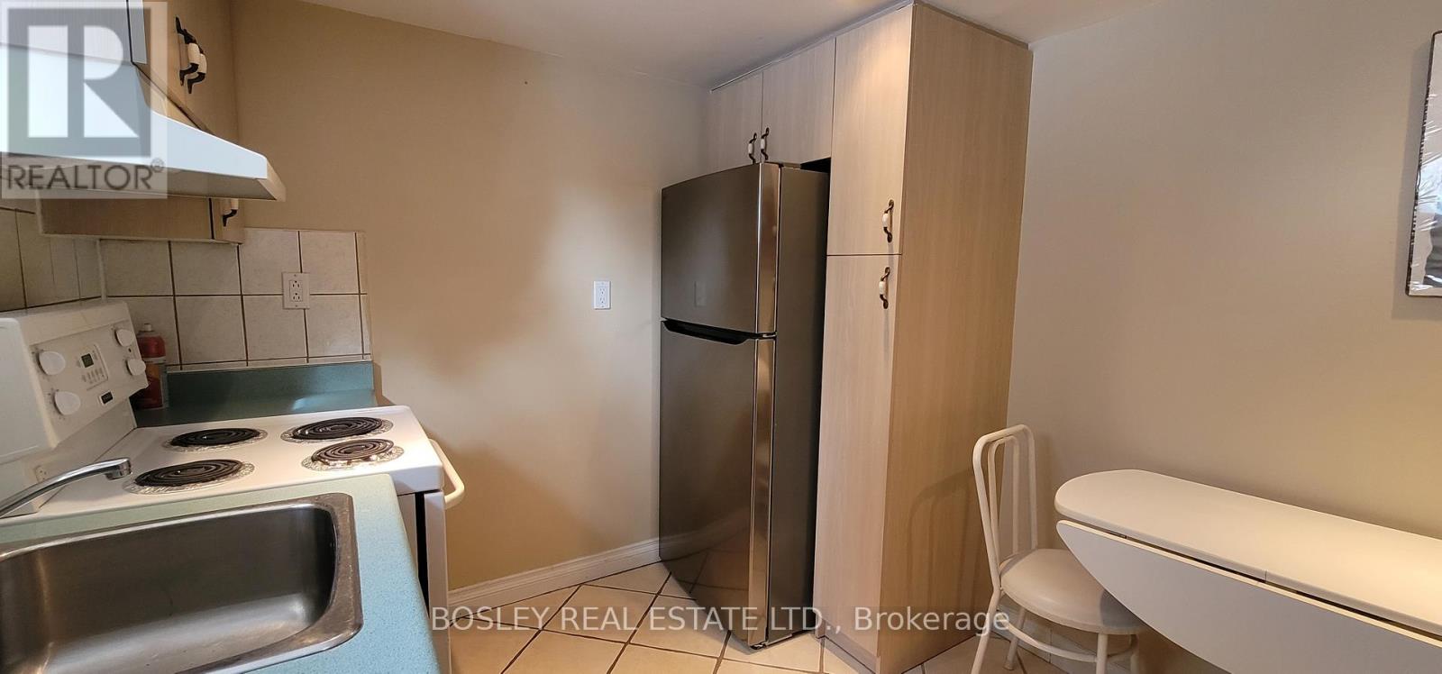 Bsmt - 6 Youngmill Drive, Toronto, Ontario  M4B 2W6 - Photo 8 - E12696736