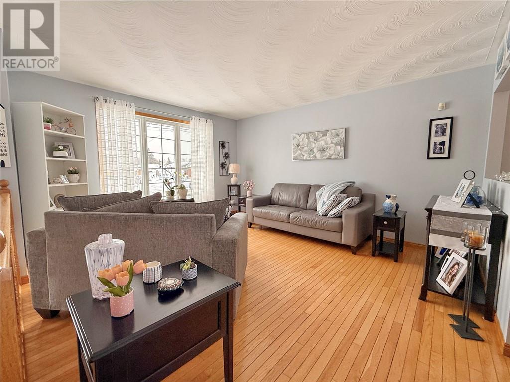 3149 Marie Avenue, Val Caron, Ontario  P3N 1B8 - Photo 13 - 2126269