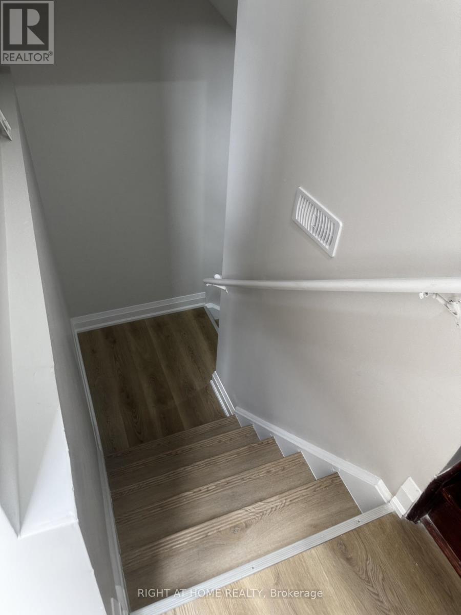 15 Perdita Road, Brampton, Ontario  L6Y 0C3 - Photo 2 - W12763644