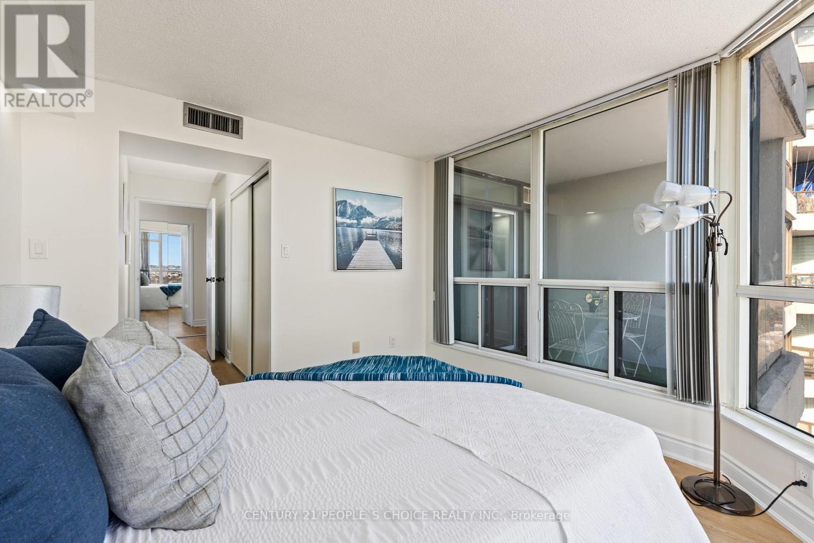 1605 - 3 Rowntree Road, Toronto, Ontario  M9V 5G8 - Photo 19 - W12763706